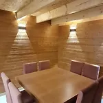 Casa Da Igreja-abadim Кабесейраш-ди-Башту